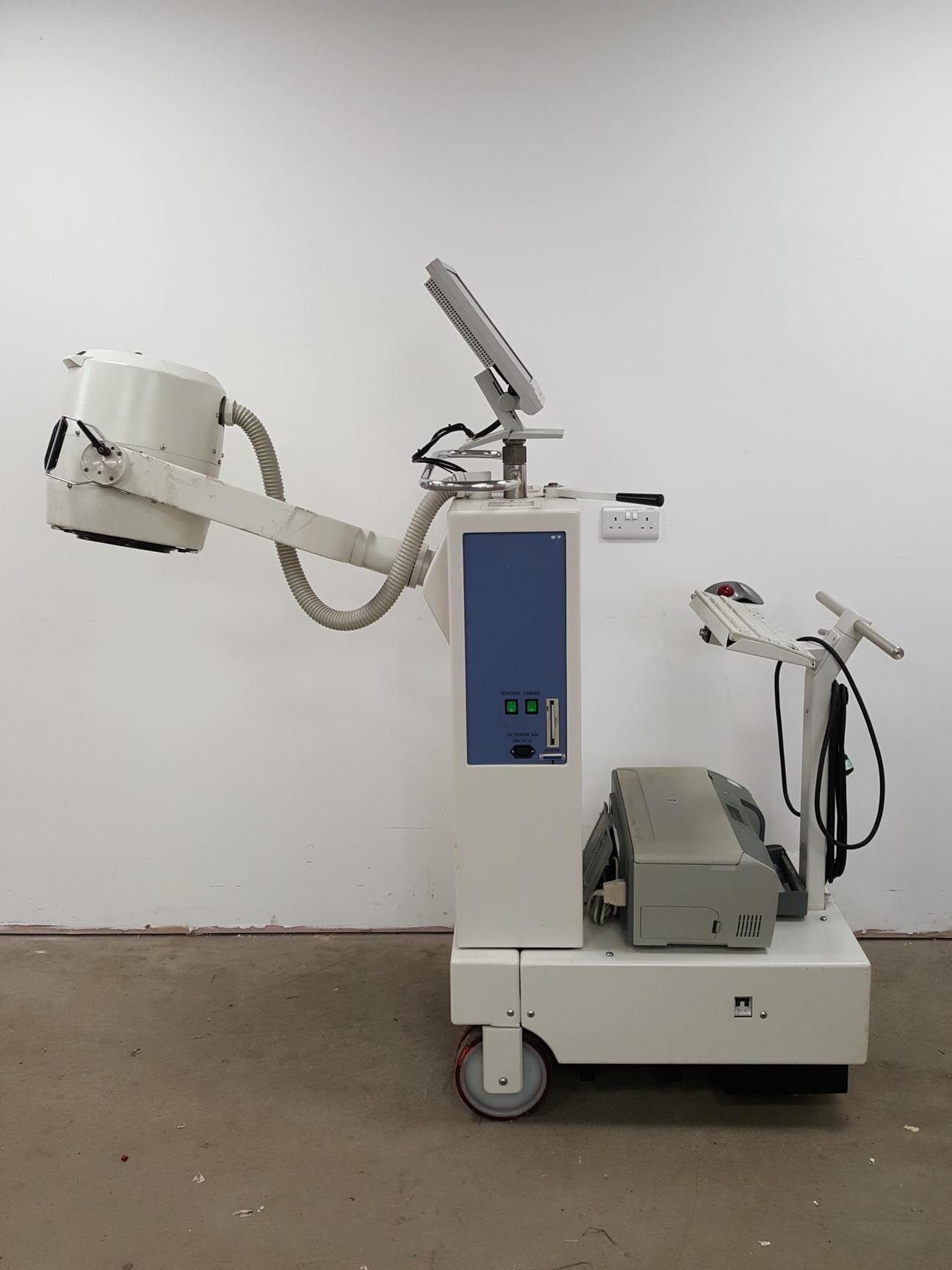 Image of MiE Medical Imaging Electronics Scintron Nuclear Gamma Camera Lab
