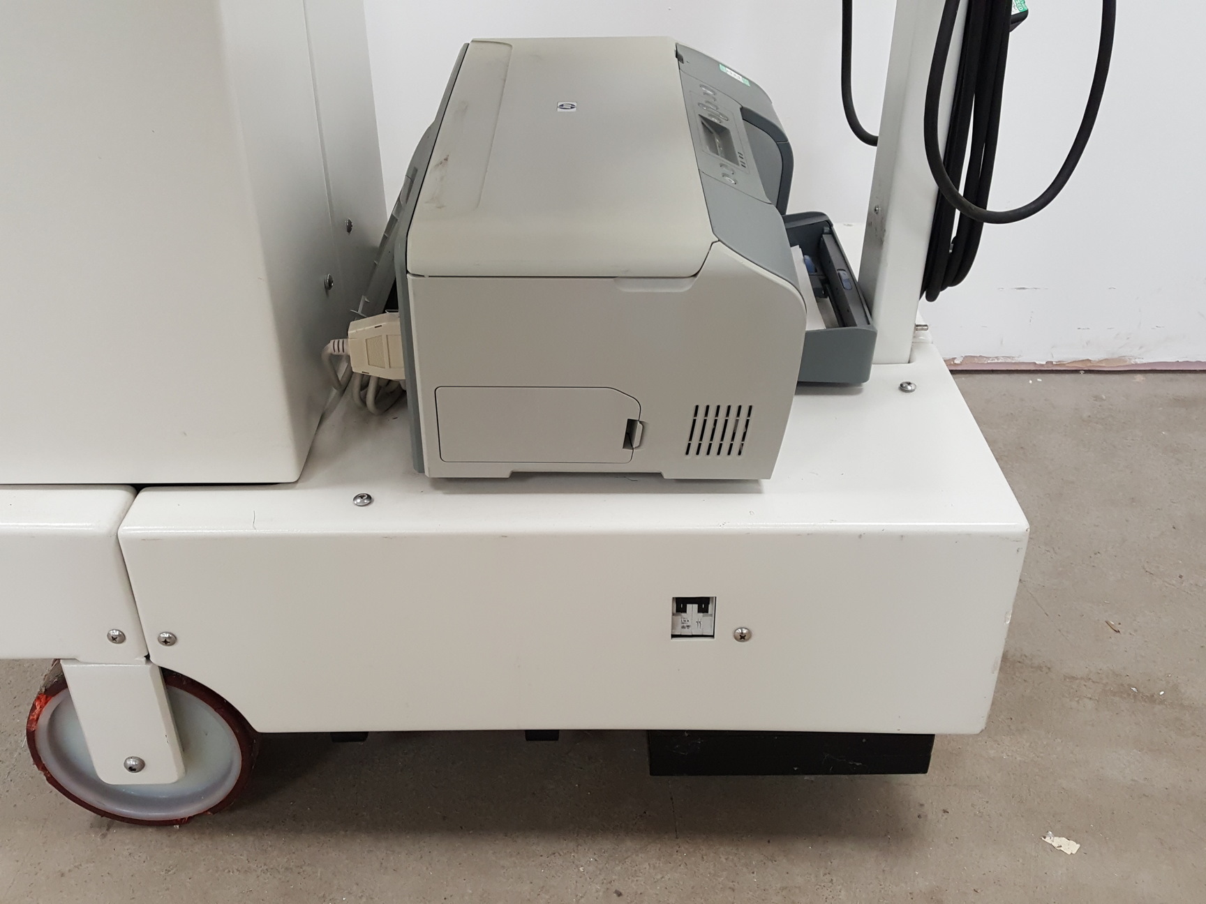 Image of MiE Medical Imaging Electronics Scintron Nuclear Gamma Camera Lab