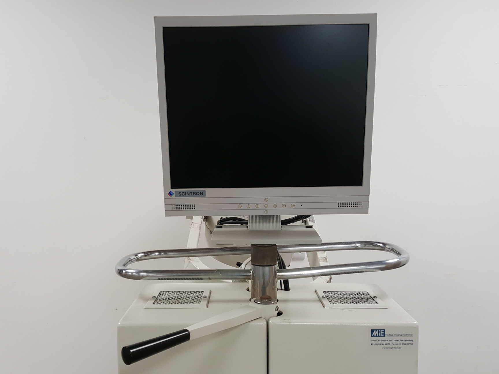 Image of MiE Medical Imaging Electronics Scintron Nuclear Gamma Camera Lab