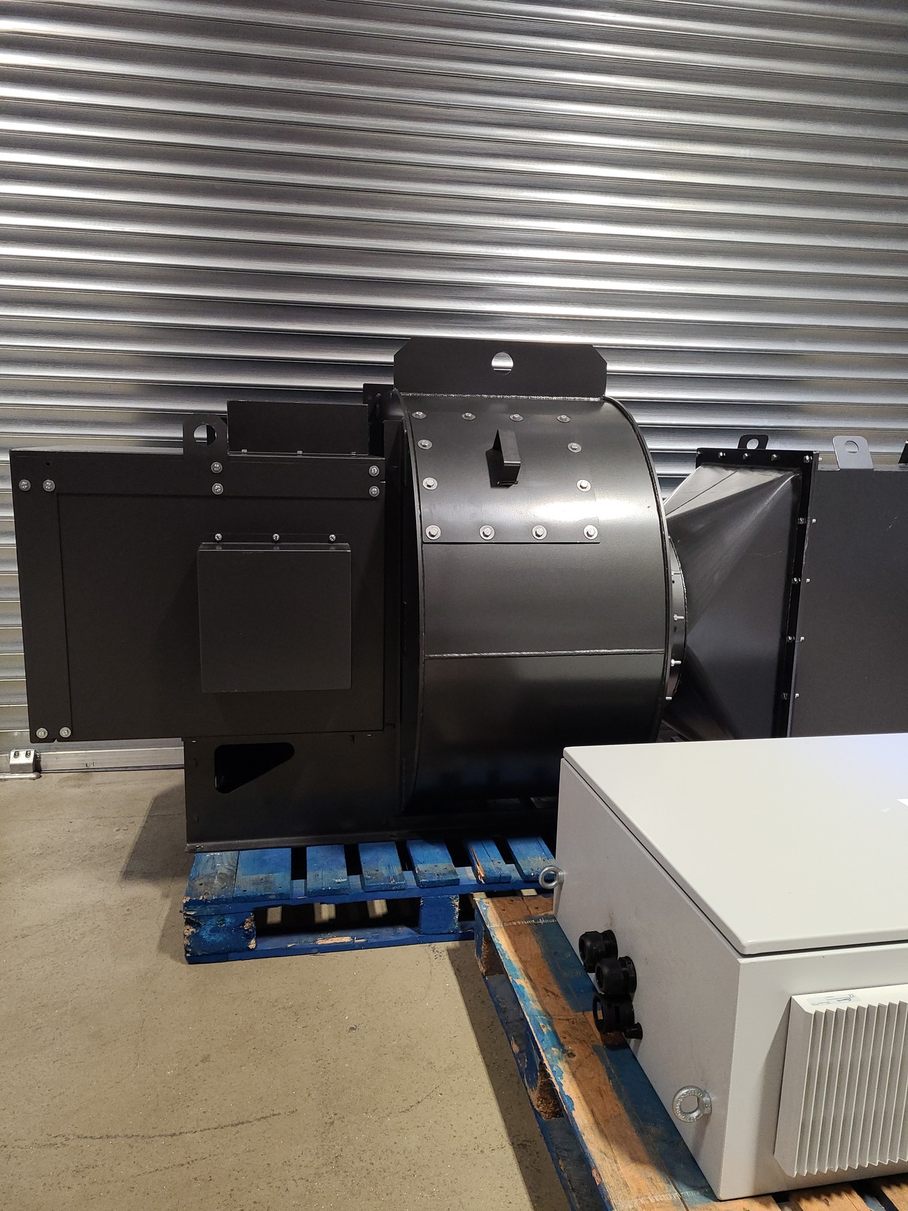 Image of Fans & Blowers Ltd 600 BSZ100 Centrifugal Industrial Fan System + Parker AC30