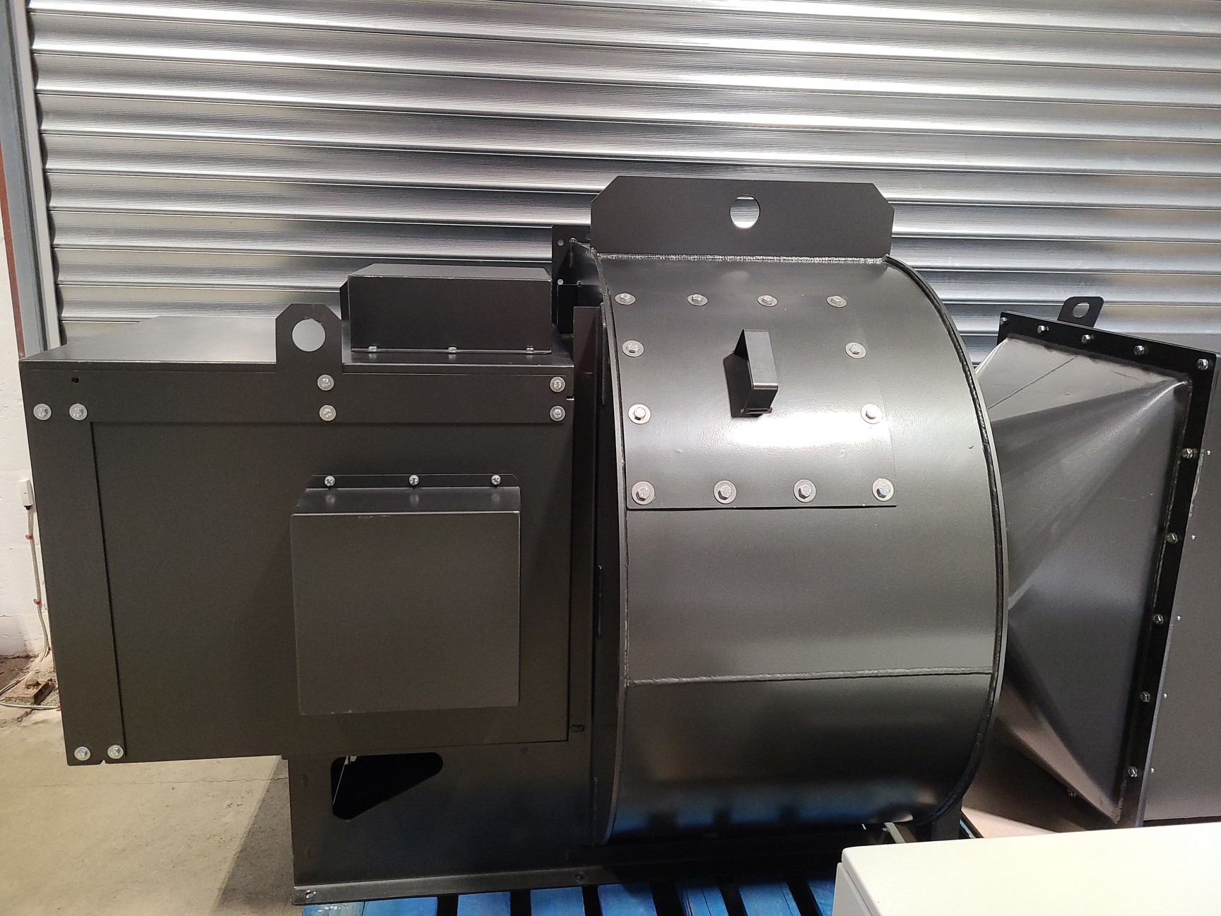 Image of Fans & Blowers Ltd 600 BSZ100 Centrifugal Industrial Fan System + Parker AC30