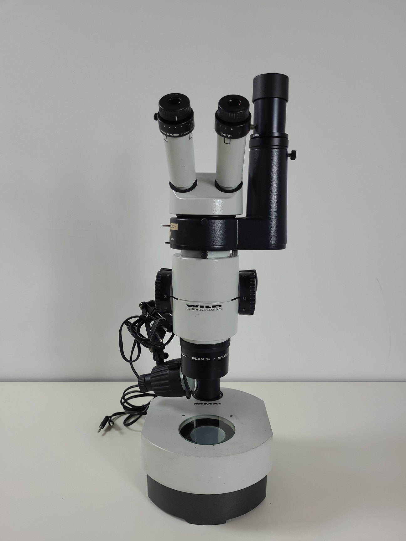 Image of Wild Heerbrugg MD Laboratory Stereo Microscope Lab 404891 Phototube 304490