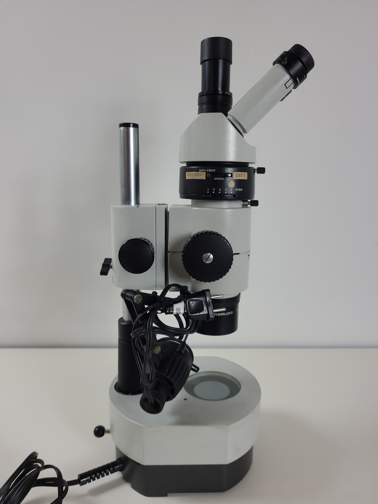 Image of Wild Heerbrugg MD Laboratory Stereo Microscope Lab 404891 Phototube 304490