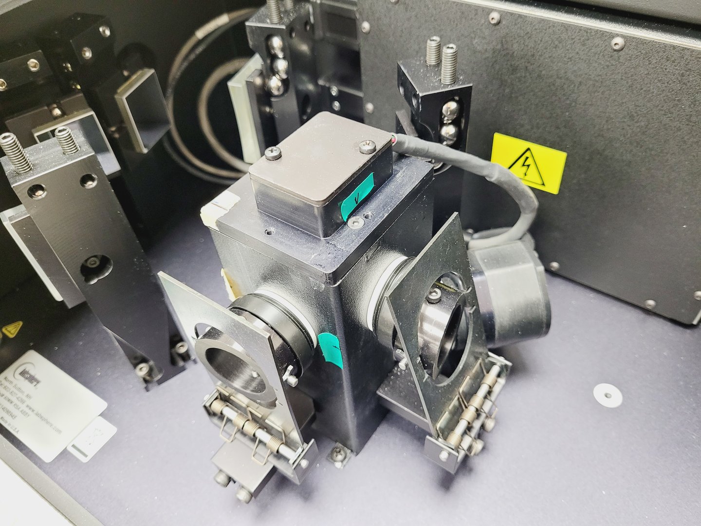 Image of Perkin Elmer Lambda 750 UV/VIS Spectrometer Lab