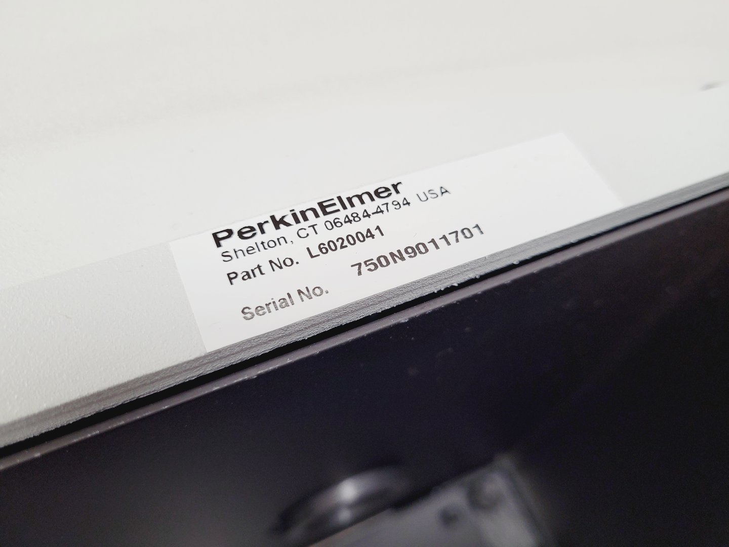 Image of Perkin Elmer Lambda 750 UV/VIS Spectrometer Lab
