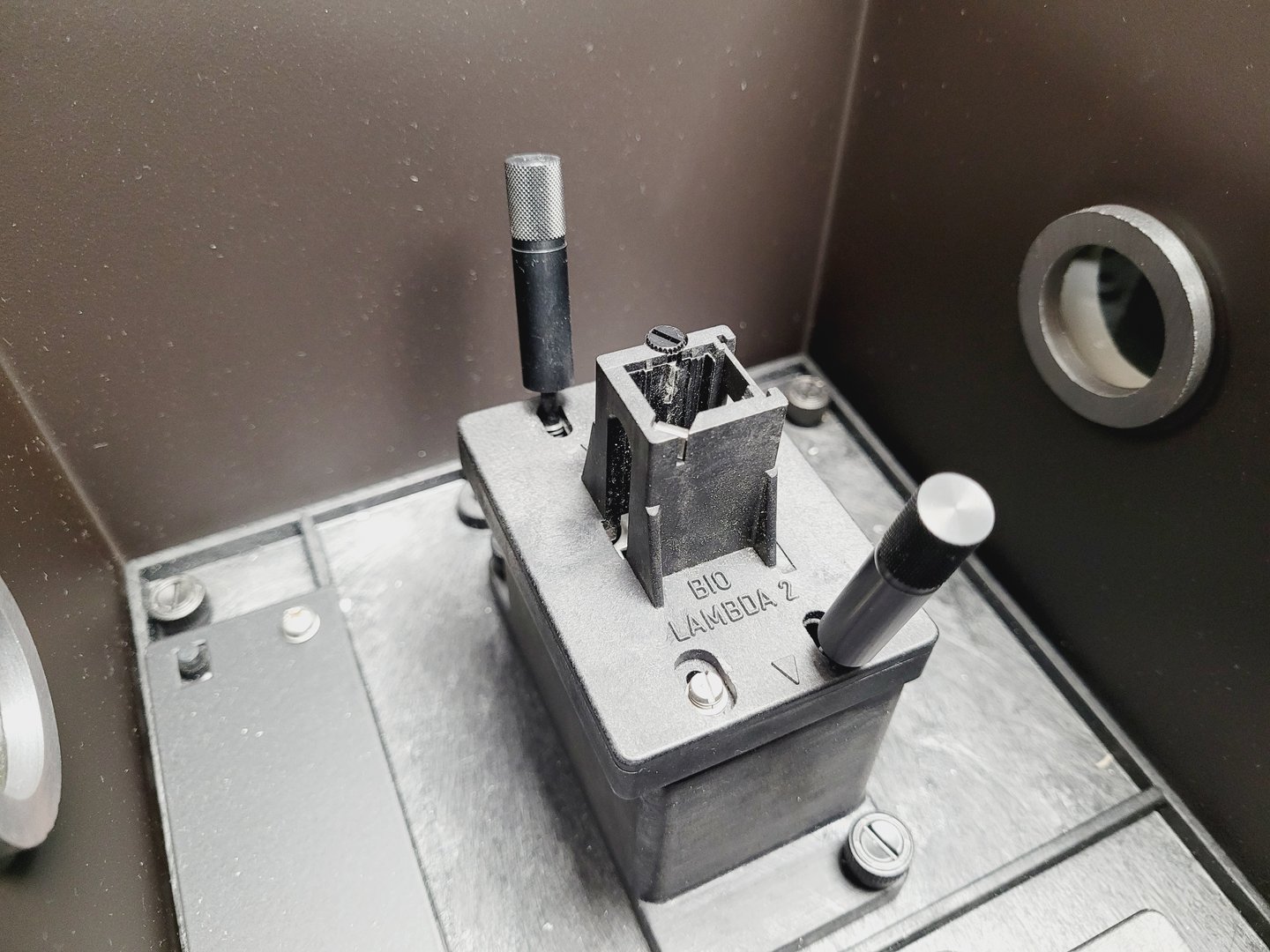 Image of Perkin Elmer Lambda 750 UV/VIS Spectrometer Lab