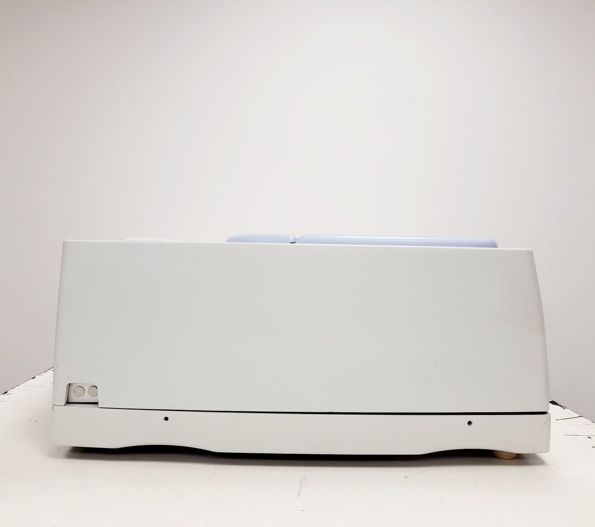 Image of Perkin Elmer Lambda 750 UV/VIS Spectrometer Lab