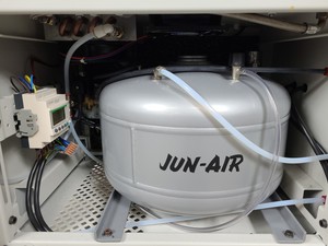 Thumbnail image of Jun-Air OF302-25MQ Air Compressor Lab