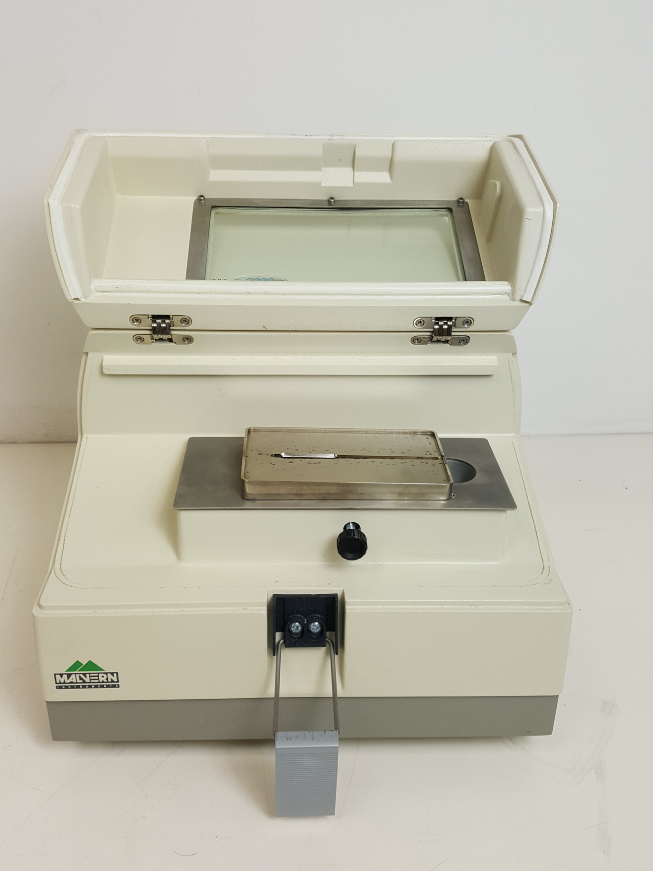 Image of Malvern Hydro 2000 Particle Size Analyzer Lab