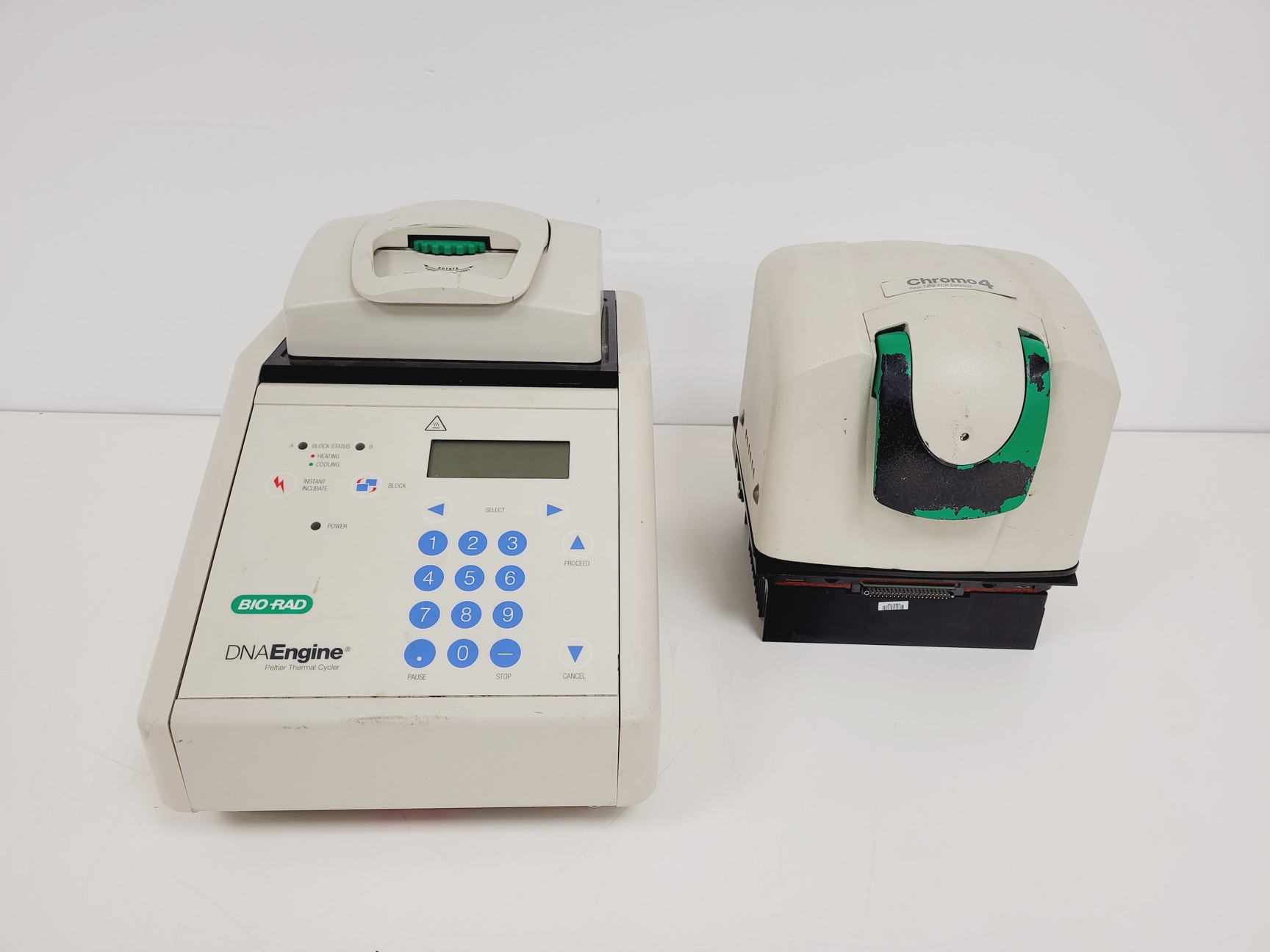 BioRad DNA Engine Peltier Thermal Cycler Model PTC0200 with 2 x