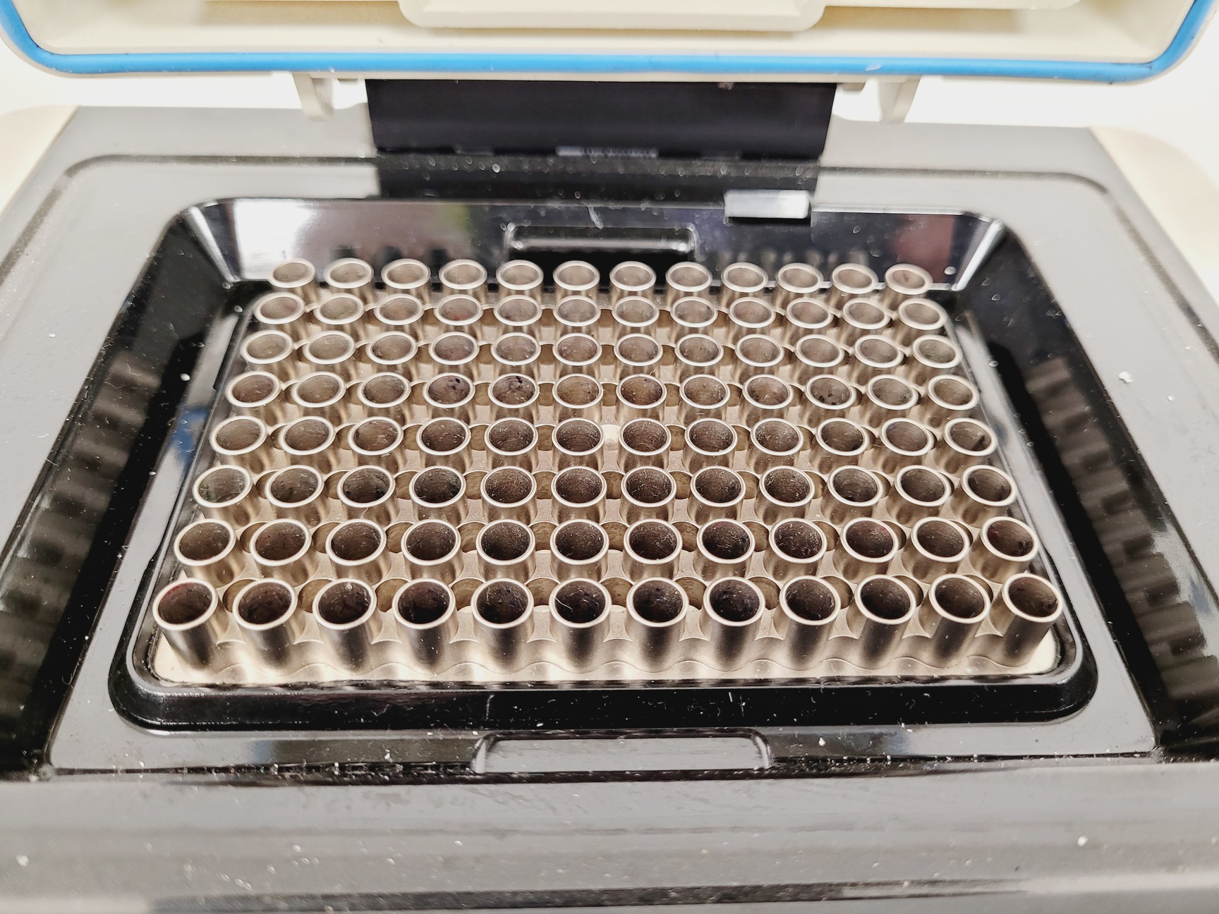 Image of Bio-Rad DNA Engine Peltier Thermal Cycler  Model - PTC0200 with 2 x Blocks Lab