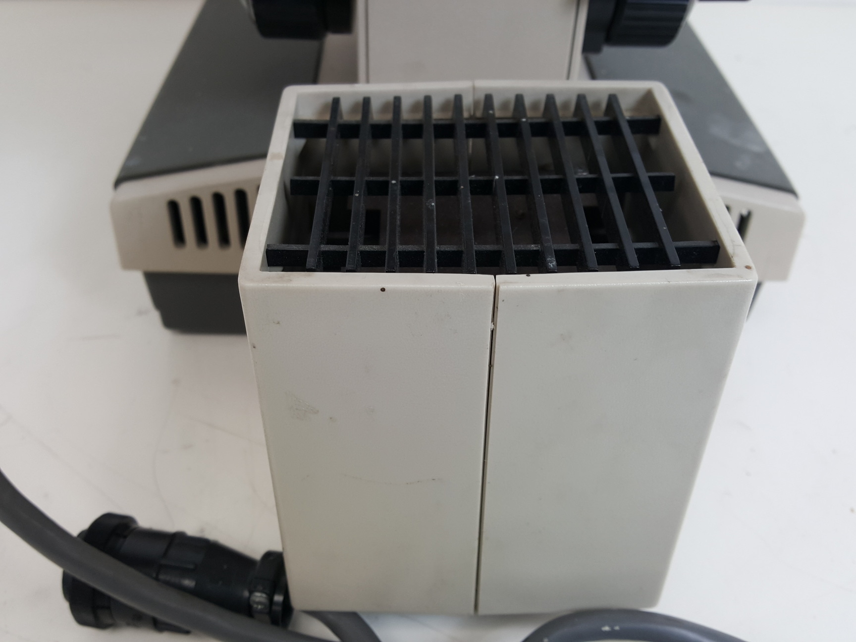 Image of Olympus BH-2 Microscope w/ 3 x Objectives - DPlan 10 0.25 160/0.17, SPlan Apo 