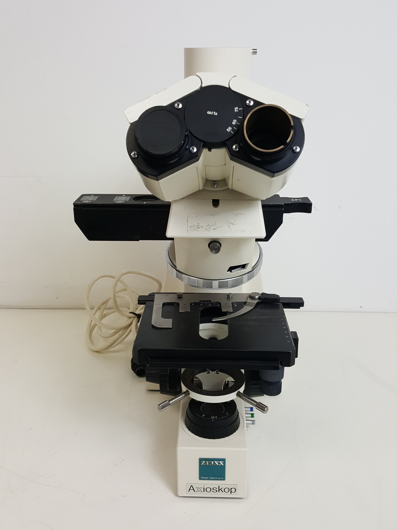 Image of Carl Zeiss Axioskop Microscope 44 14 80 Lab 