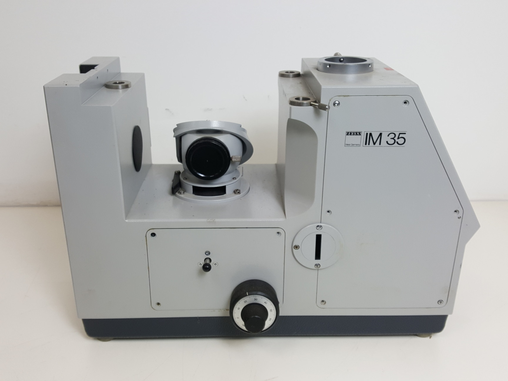 Image of Carl Zeiss IM35 Microscope Base  Part no. 47 17 01-9901/18 Lab