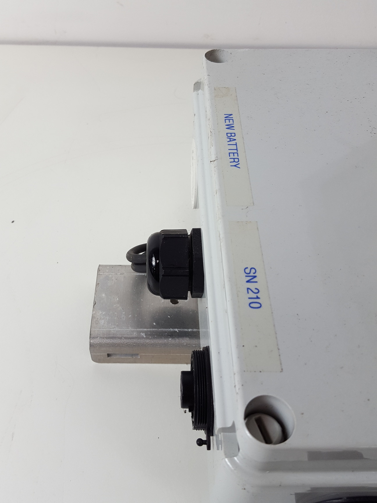 Image of 4x Victron Energy Blue Power Solar Panels  Model: SPM30-12/3a