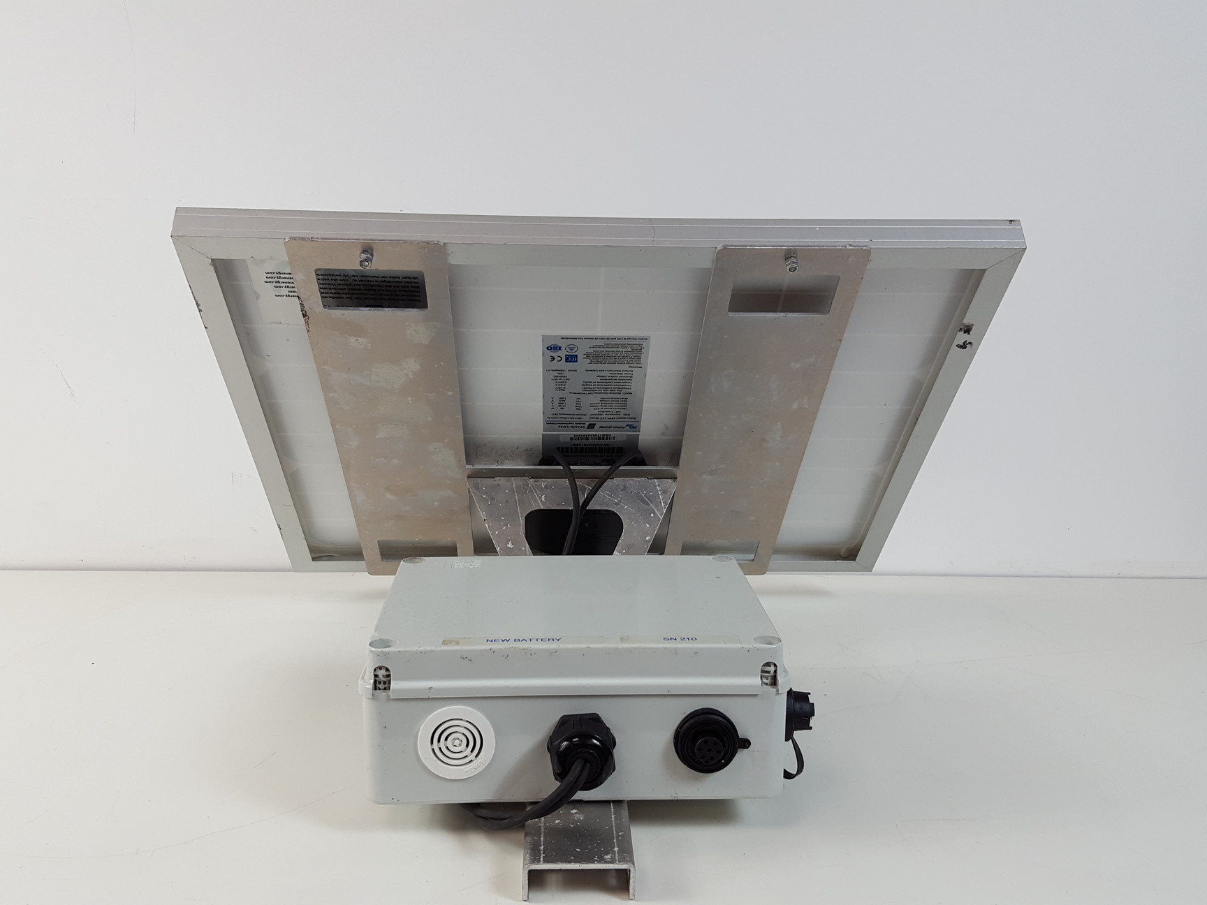 Image of 4x Victron Energy Blue Power Solar Panels  Model: SPM30-12/3a