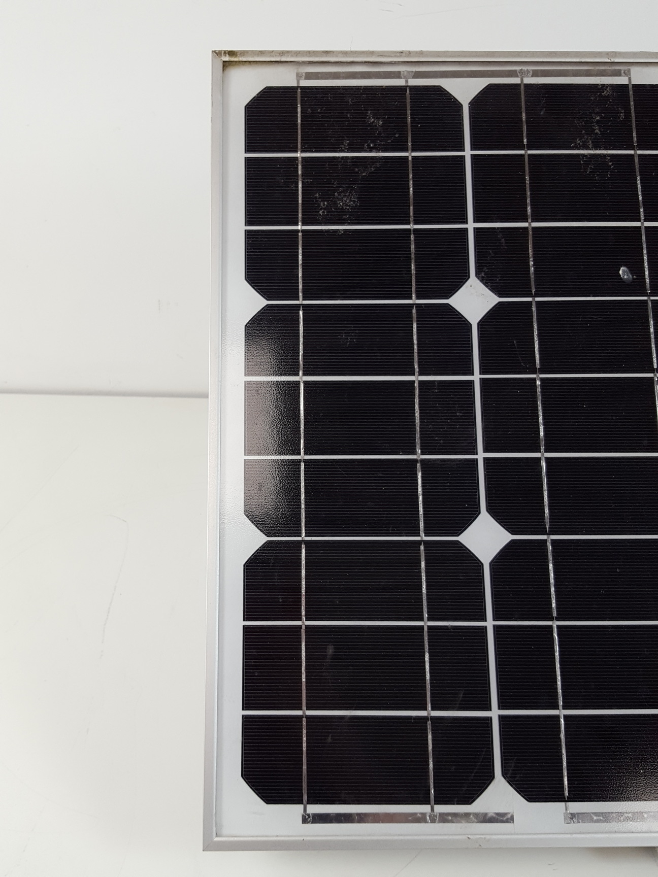 Image of 4x Victron Energy Blue Power Solar Panels  Model: SPM30-12/3a