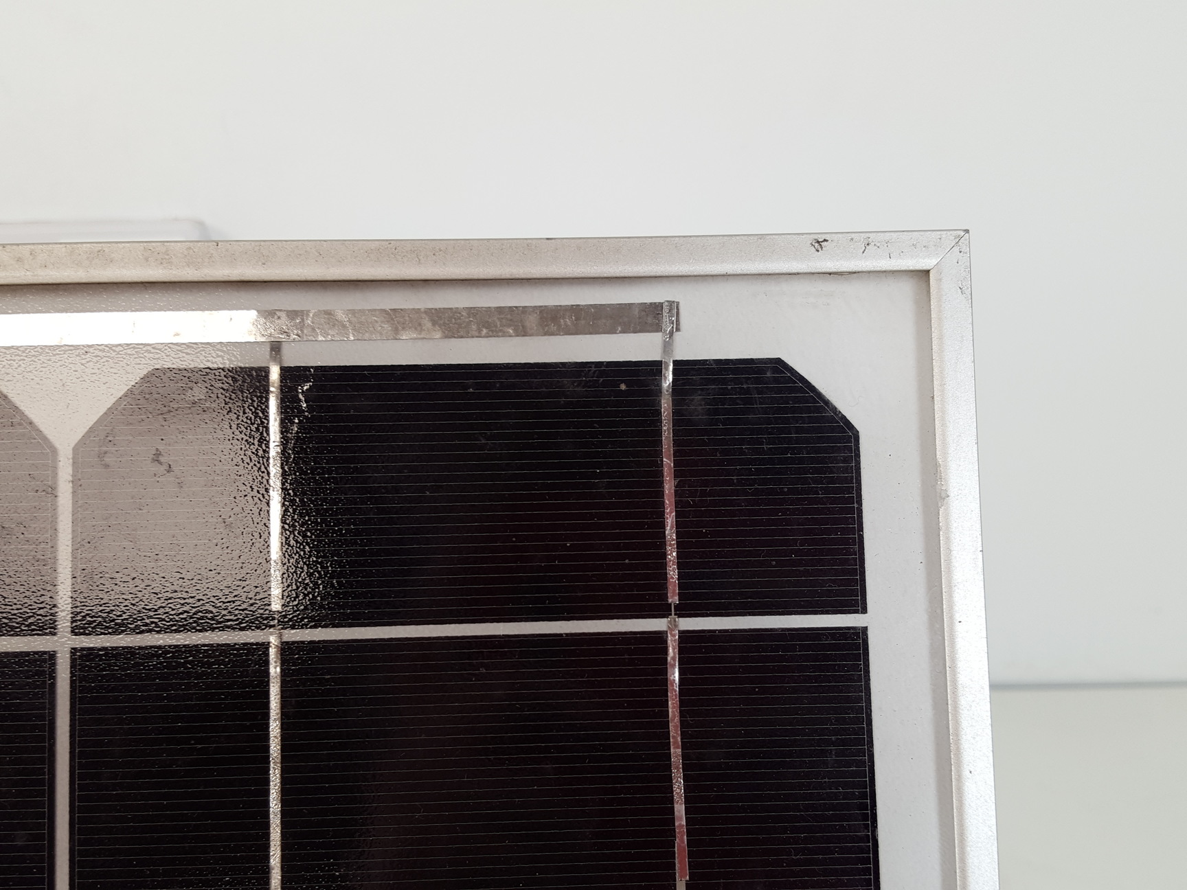 Image of 4x Victron Energy Blue Power Solar Panels  Model: SPM30-12/3a