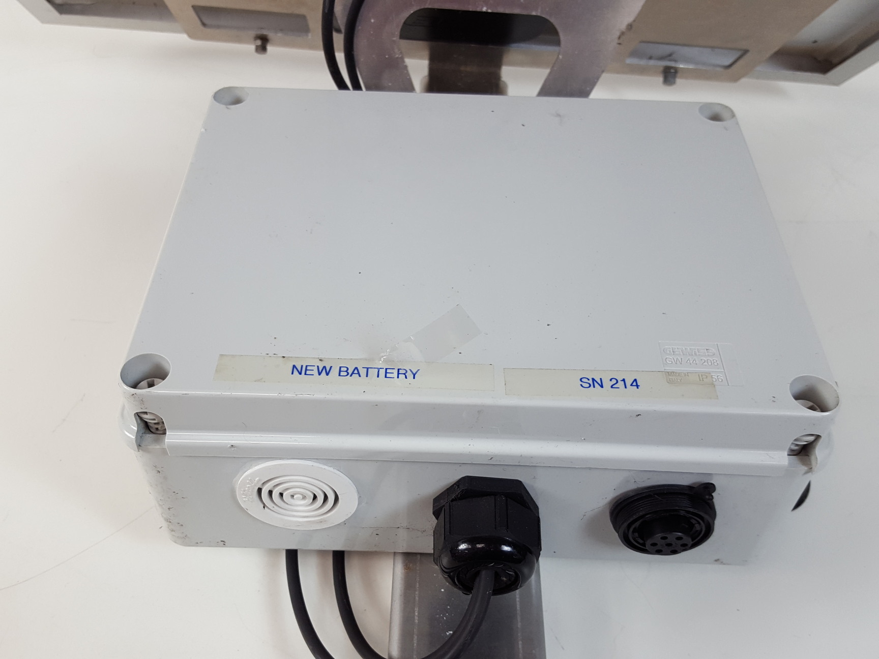 Image of 4x Victron Energy Blue Power Solar Panels  Model: SPM30-12/3a