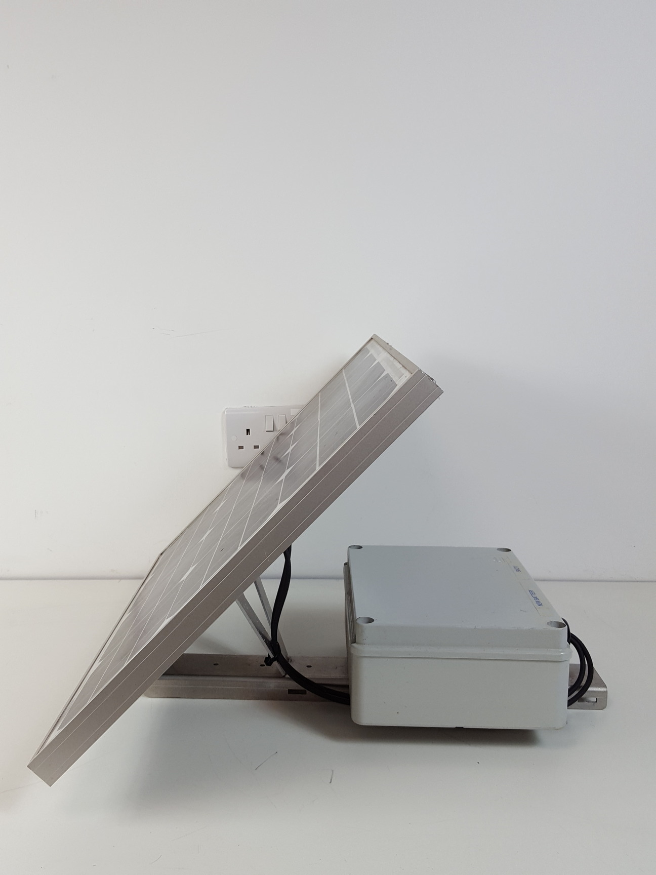 Image of 4x Victron Energy Blue Power Solar Panels  Model: SPM30-12/3a