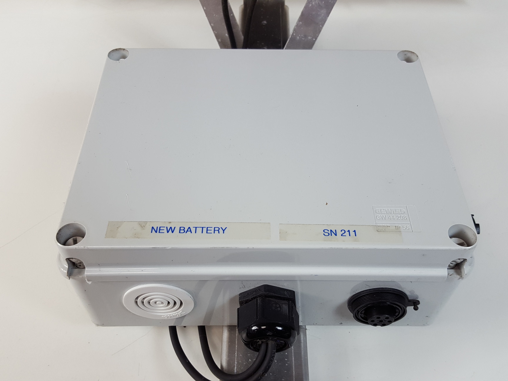 Image of 4x Victron Energy Blue Power Solar Panels  Model: SPM30-12/3a