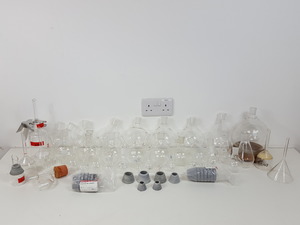 Thumbnail image of Lot of Round Bottom Laboratory Flasks - Mixed Sizes - 10ml-2l + Extras Lab