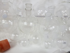 Thumbnail image of Lot of Round Bottom Laboratory Flasks - Mixed Sizes - 10ml-2l + Extras Lab