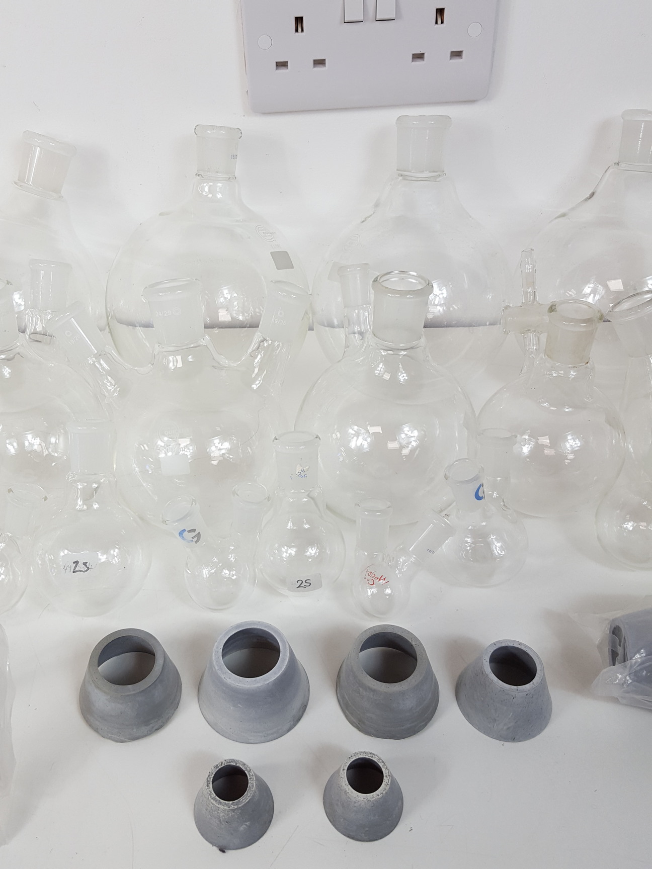 Image of Lot of Round Bottom Laboratory Flasks - Mixed Sizes - 10ml-2l + Extras Lab