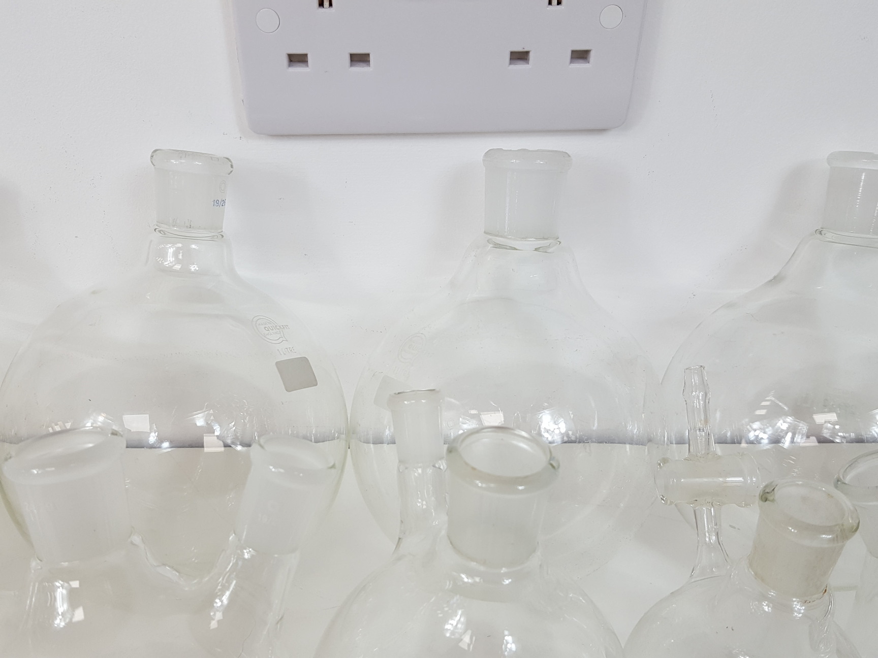 Image of Lot of Round Bottom Laboratory Flasks - Mixed Sizes - 10ml-2l + Extras Lab