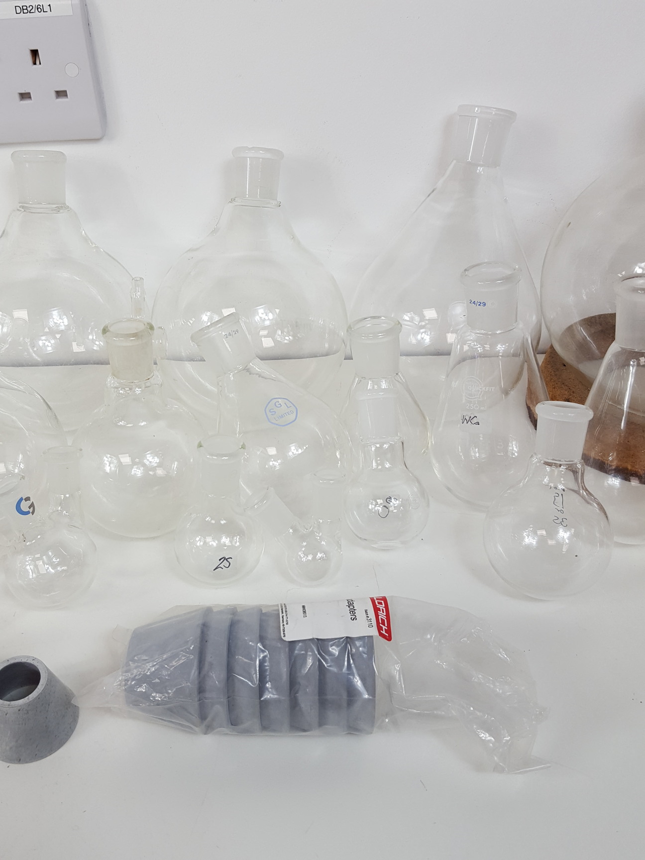 Image of Lot of Round Bottom Laboratory Flasks - Mixed Sizes - 10ml-2l + Extras Lab