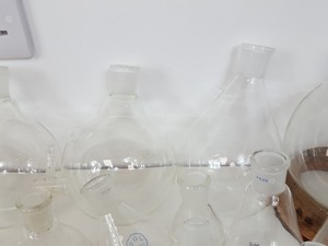 Thumbnail image of Lot of Round Bottom Laboratory Flasks - Mixed Sizes - 10ml-2l + Extras Lab