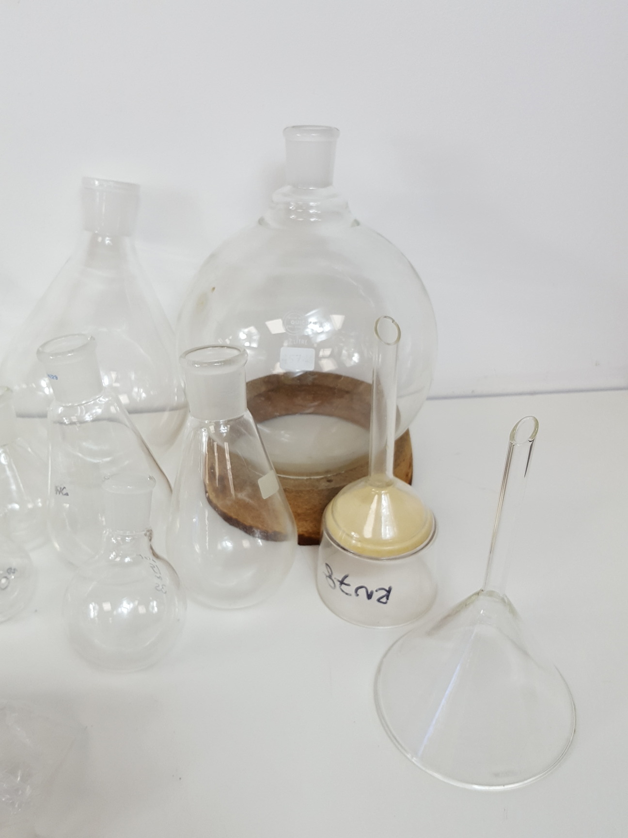 Image of Lot of Round Bottom Laboratory Flasks - Mixed Sizes - 10ml-2l + Extras Lab