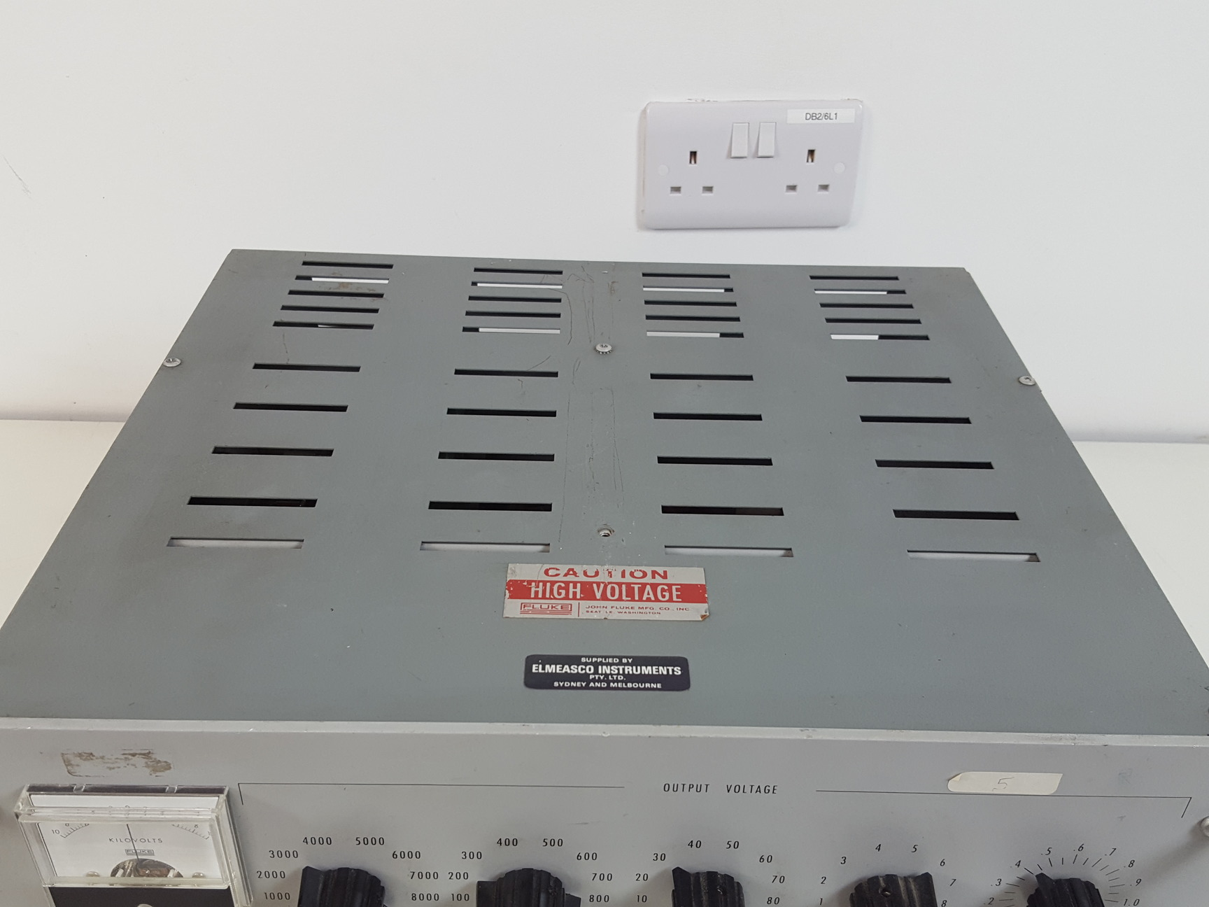 Image of Fluke High Voltage Power Supply  Model: 410B Lab