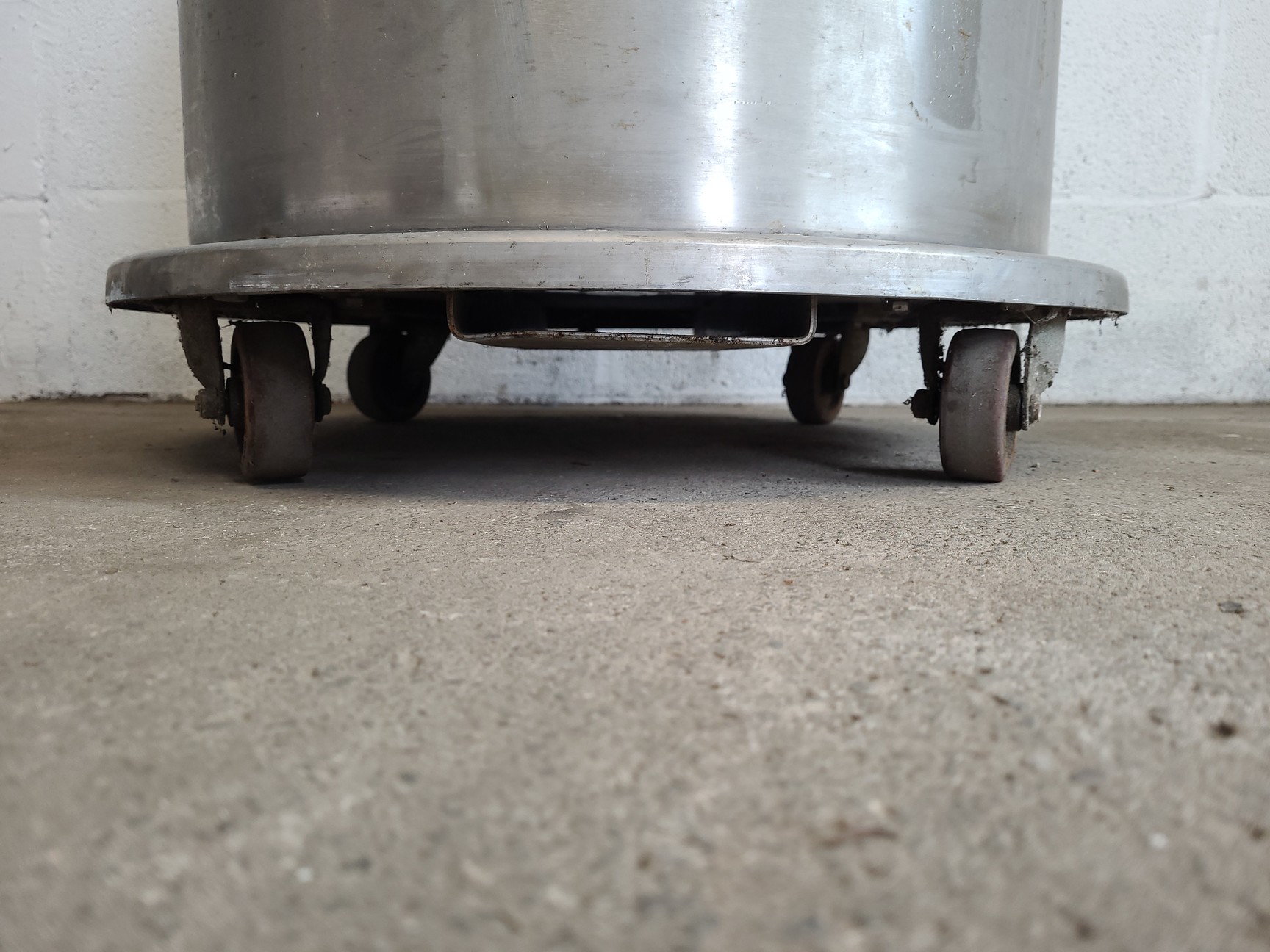 Image of Statebourne Cryogenics Cryostor 60 Liquid Nitrogen Storage Tank (60l) Lab