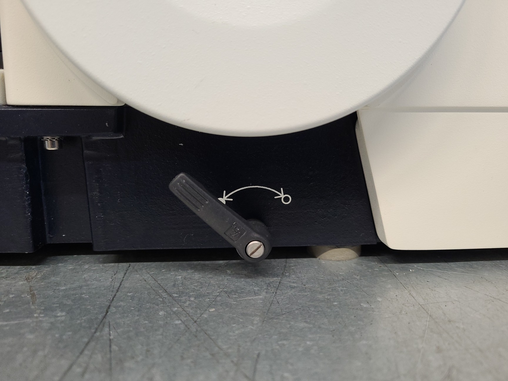 Image of Leica RM2135 Rotary Microtome Lab Laboratory