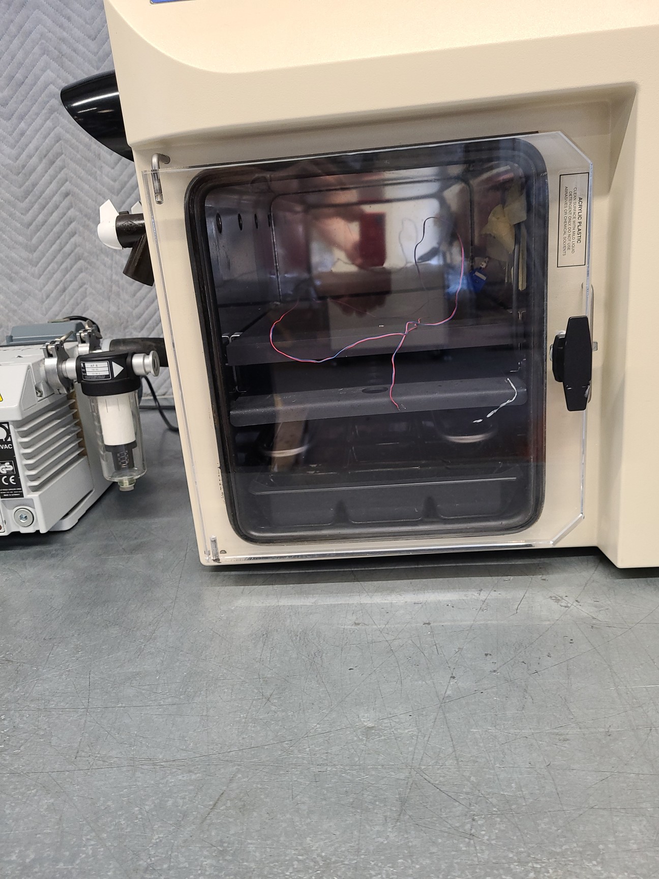 Image of Virtis Advantage Freeze Dryer and Trivac D4B Vacuum Pump Lab