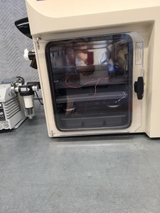 Thumbnail image of Virtis Advantage Freeze Dryer and Trivac D4B Vacuum Pump Lab