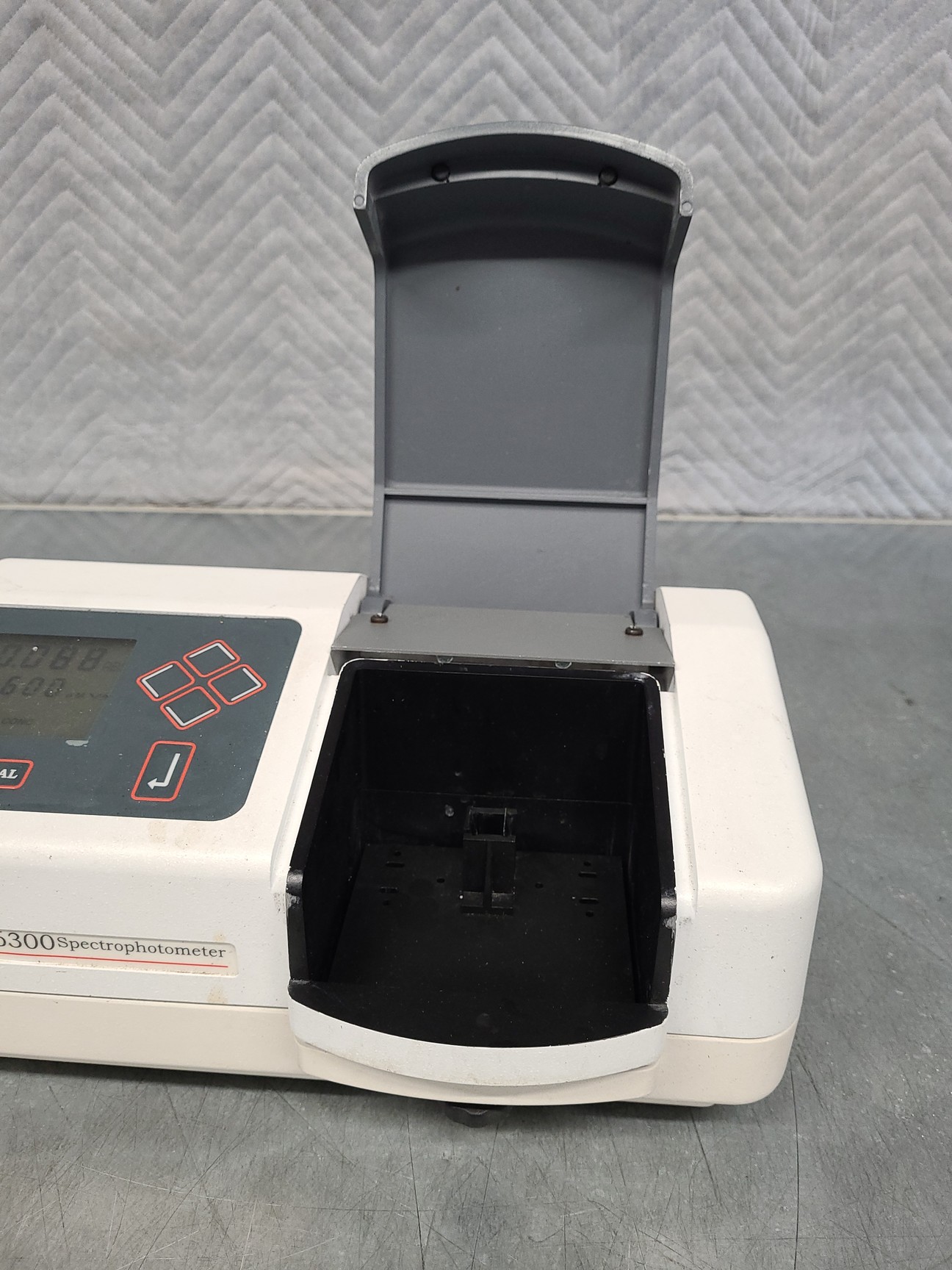 Image of Jenway 6300 Visible Spectrophotometer Lab