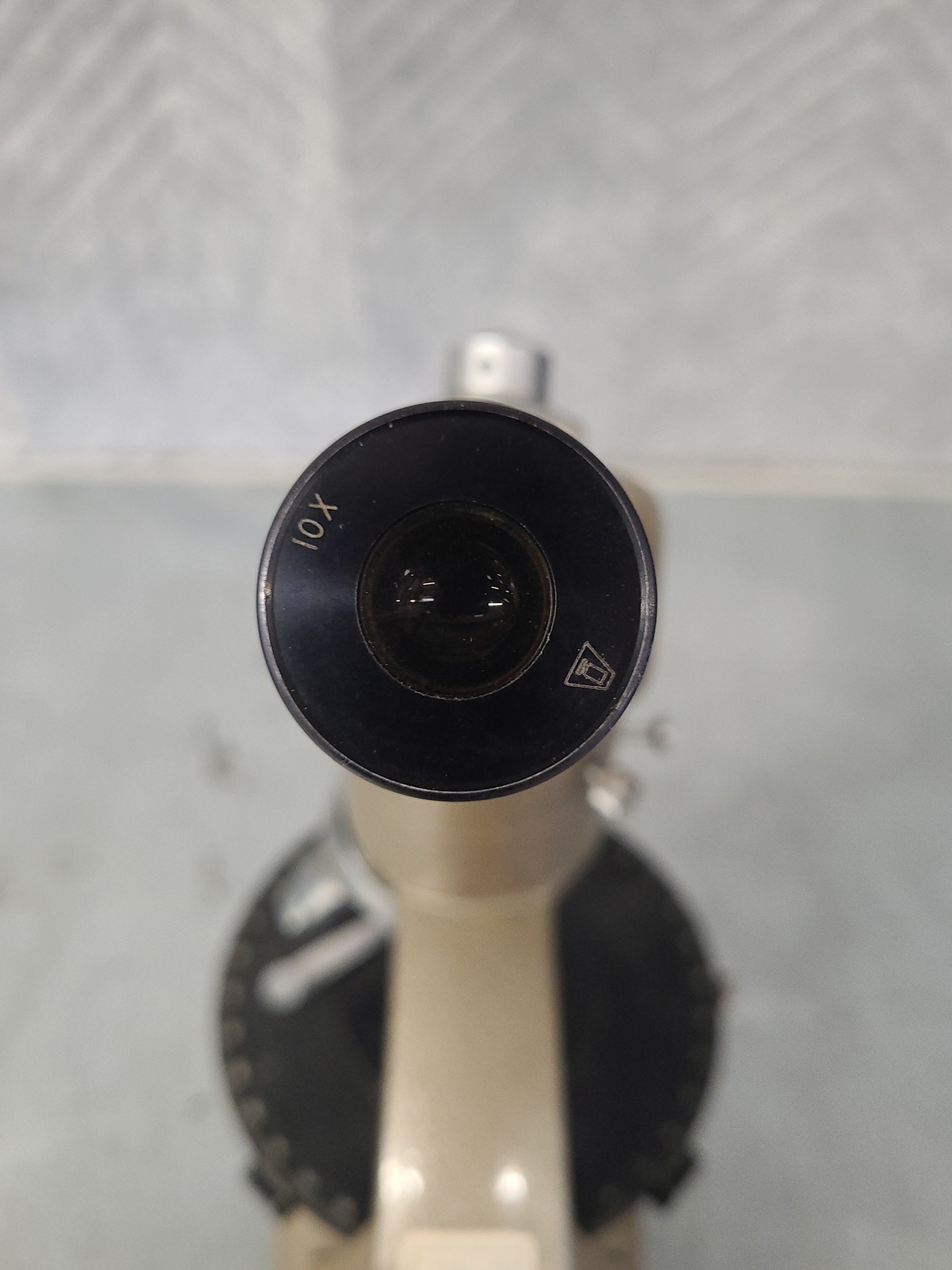 Image of 8 x Vickers Instruments Monocular Microscopes with 3 x Objectives Each Lab