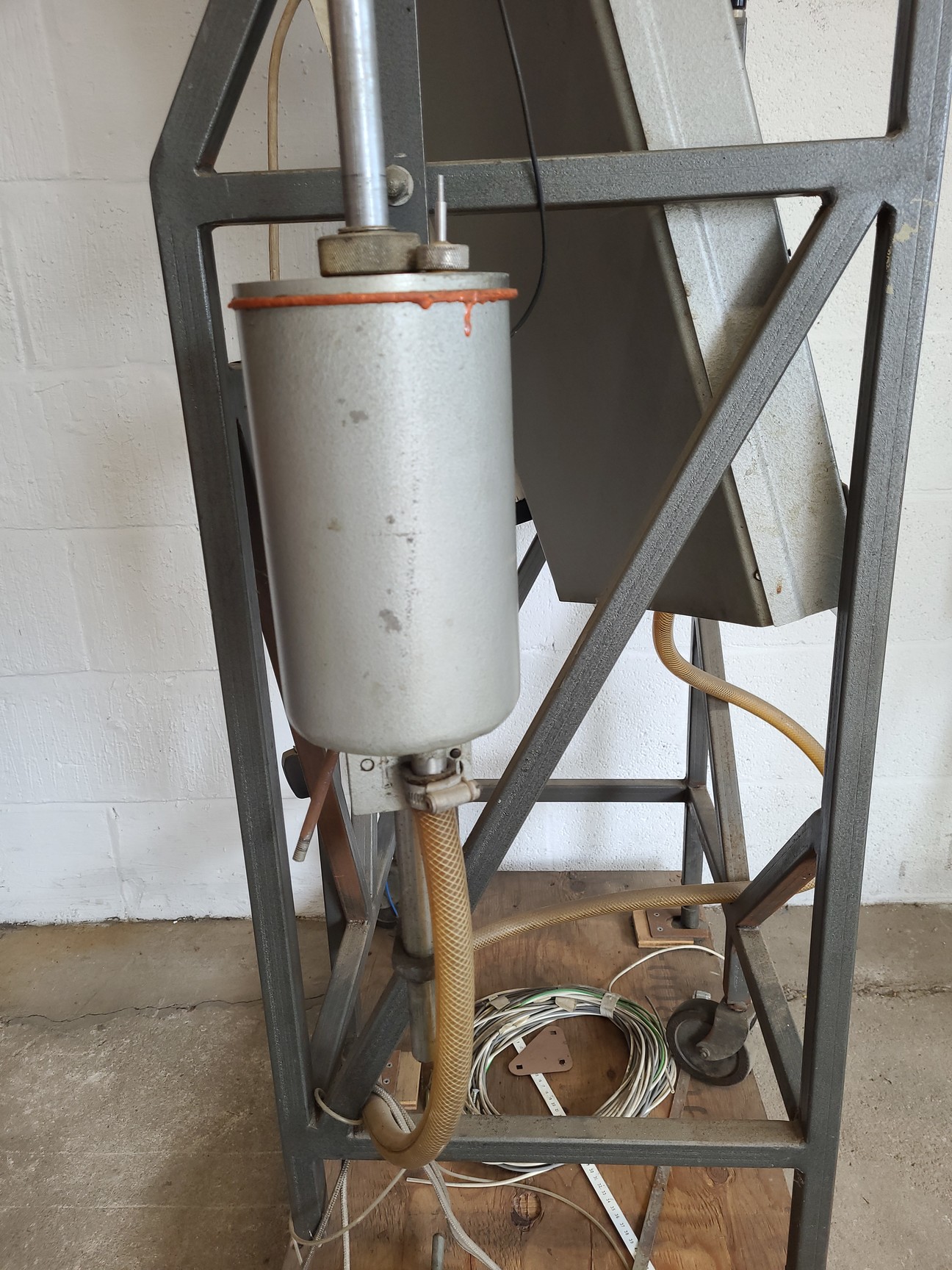 Image of 3 x Tecquipment Hydraulic Barometers Lab