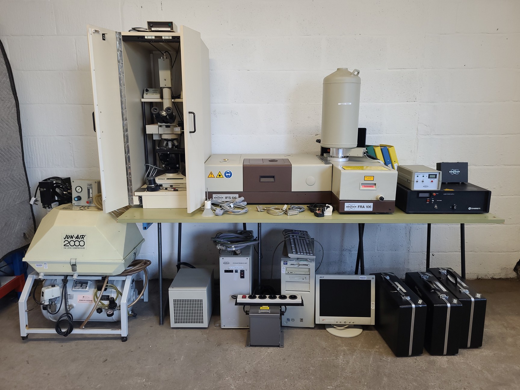 Bruker IFS 66 FTRaman Spectrometer System with Nikon Optiphot