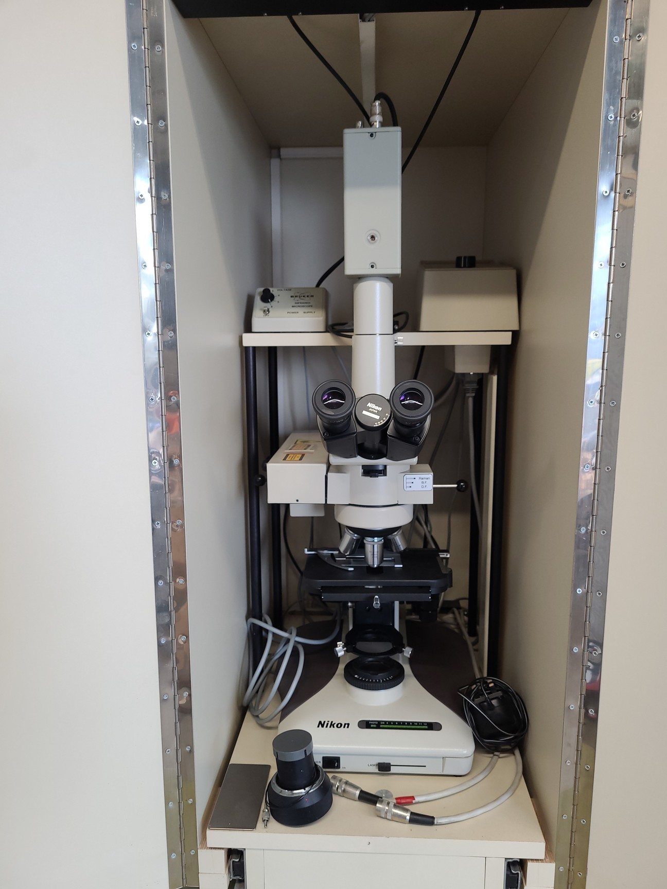 Image of Bruker IFS 66 FT-Raman Spectrometer System with Nikon Optiphot, Compressor Lab