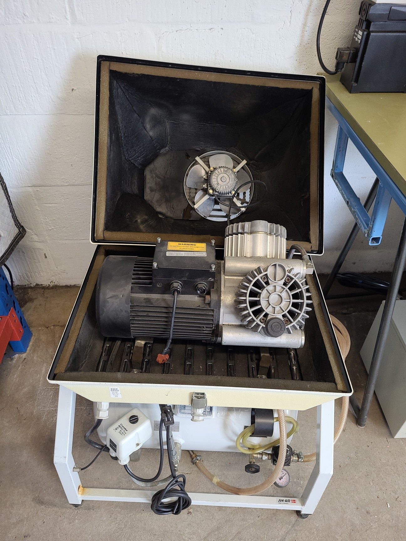 Image of Bruker IFS 66 FT-Raman Spectrometer System with Nikon Optiphot, Compressor Lab