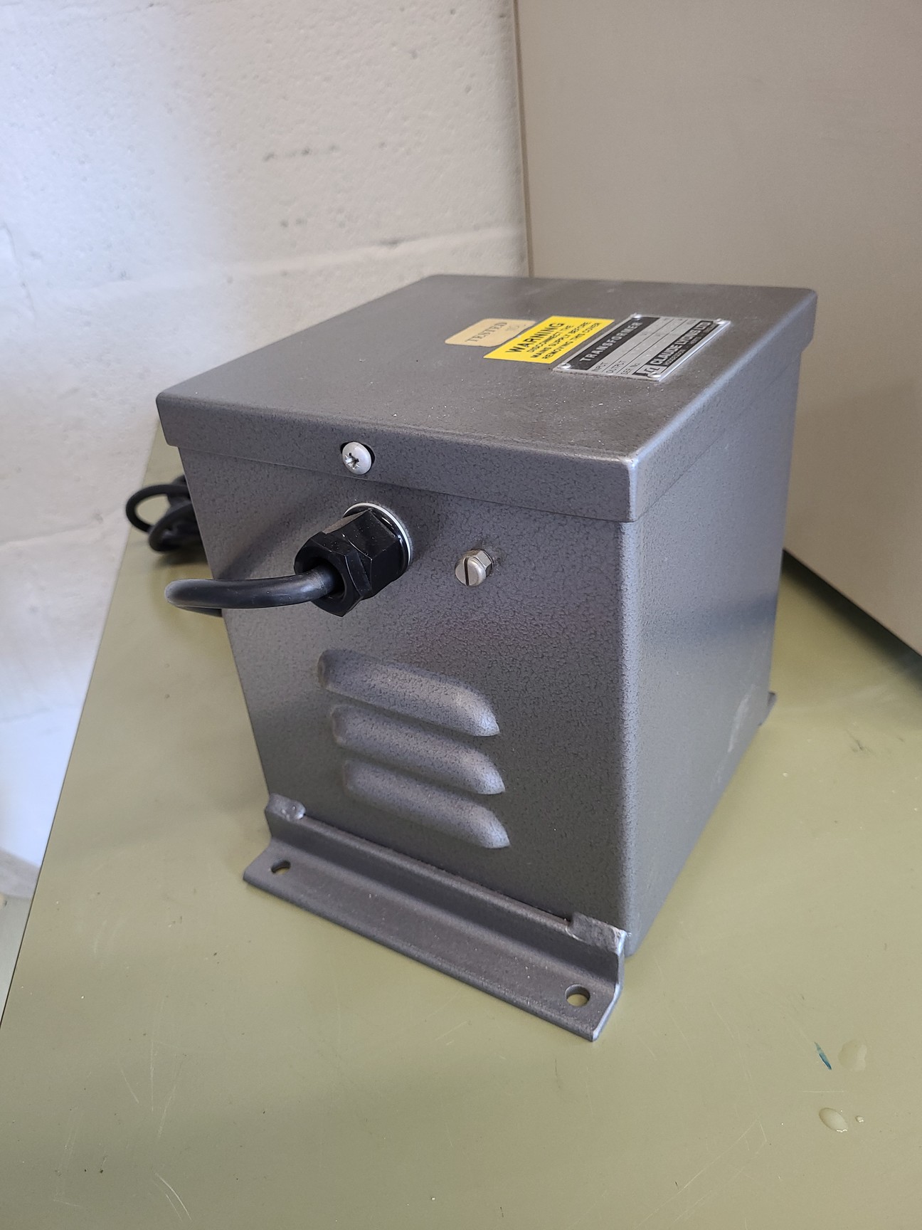 Image of Bruker IFS 66 FT-Raman Spectrometer System with Nikon Optiphot, Compressor Lab 
