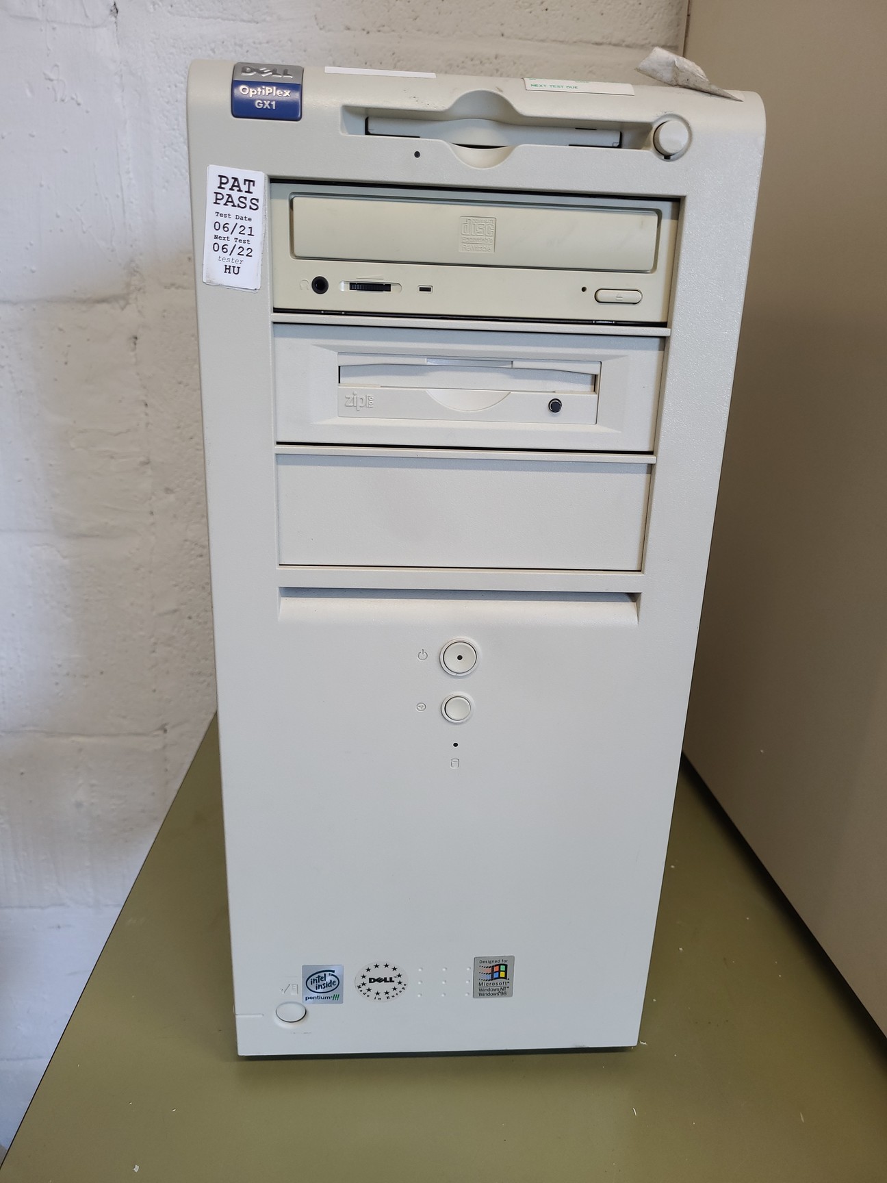 Image of Bruker IFS 66 FT-Raman Spectrometer System with Nikon Optiphot, Compressor Lab