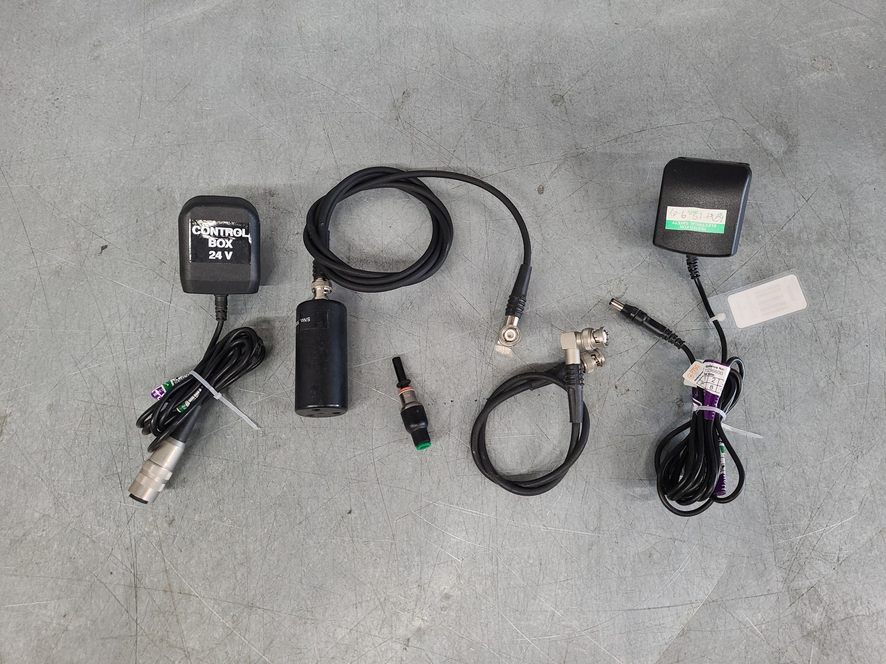 Image of Belle Technology Glove Box + Controller 2 Protective Gloves Lab