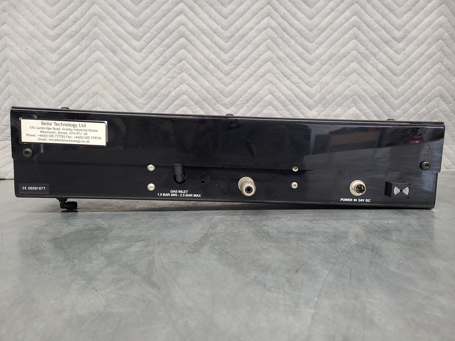 Image of Belle Technology Glove Box + Controller 2 Protective Gloves Lab