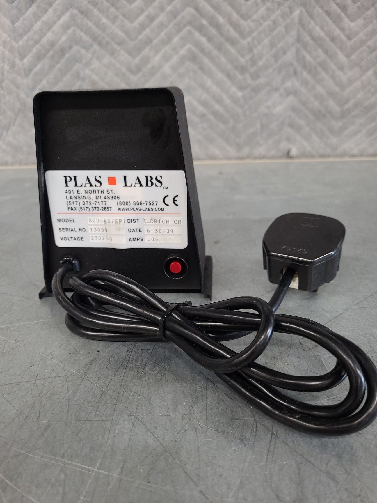 Image of Belle Technology Glove Box + Controller 2 Protective Gloves Lab