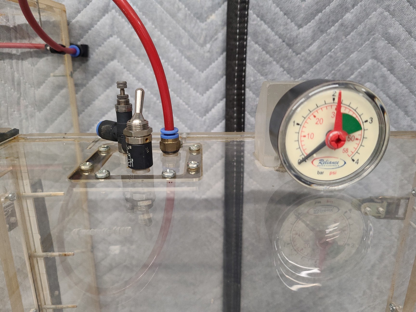 Image of Perspex Laboratory Glove Box & 2 Protective Gloves Lab