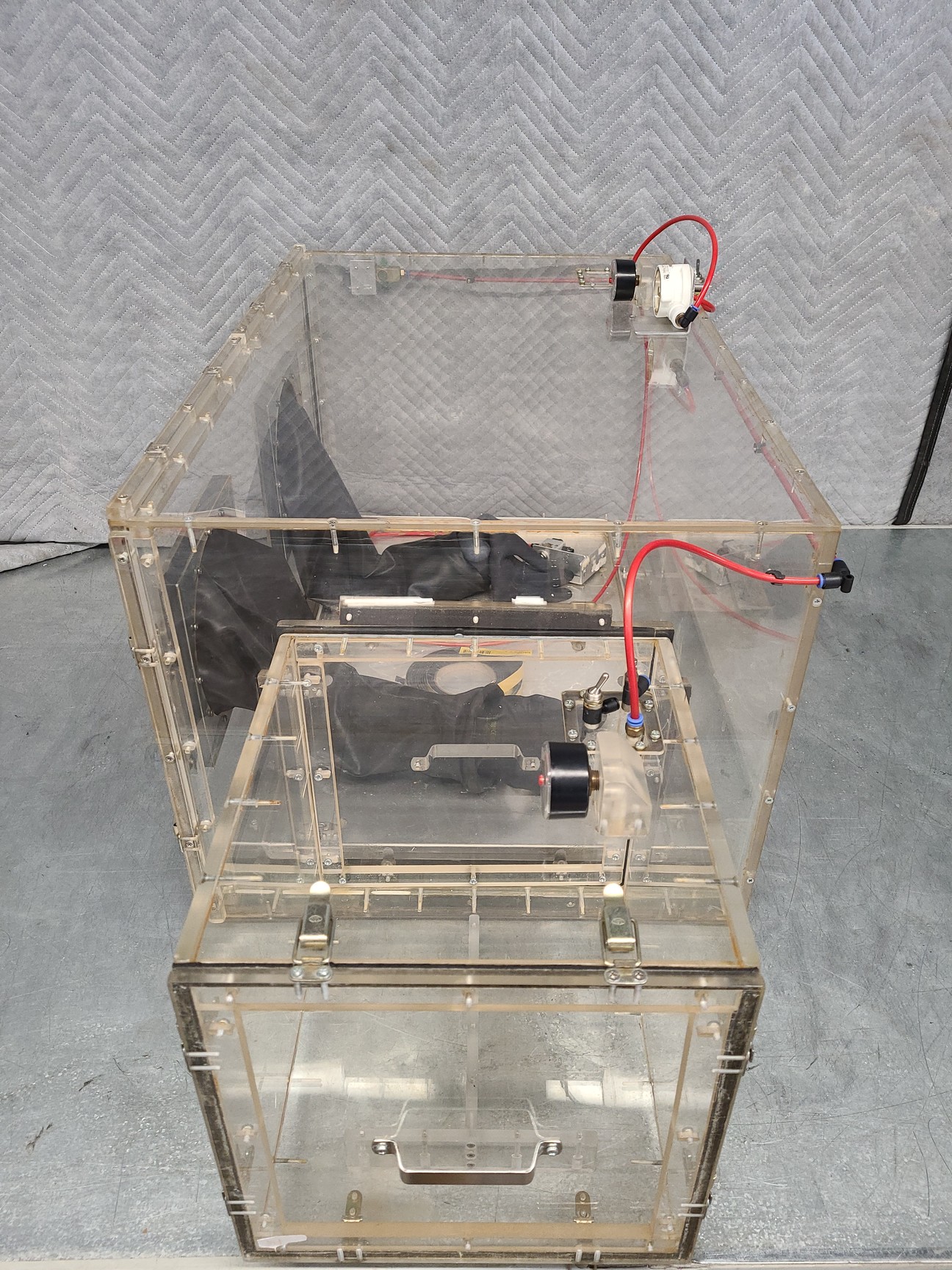 Image of Perspex Laboratory Glove Box & 2 Protective Gloves Lab